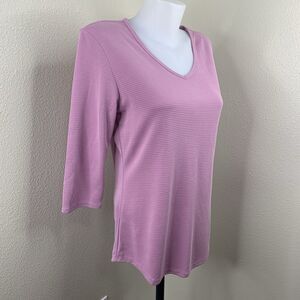 Segments Purple 3/4 Sleeve Shirt Women’s Sz S Subtle Stripe Pattern V Neck